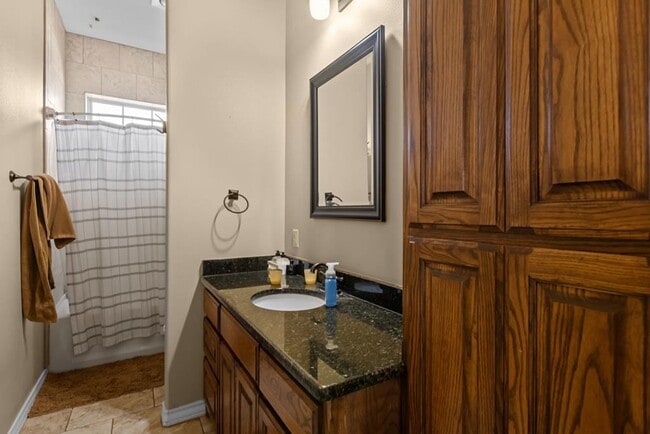 Building Photo - 3701 Timber Wolf Trl