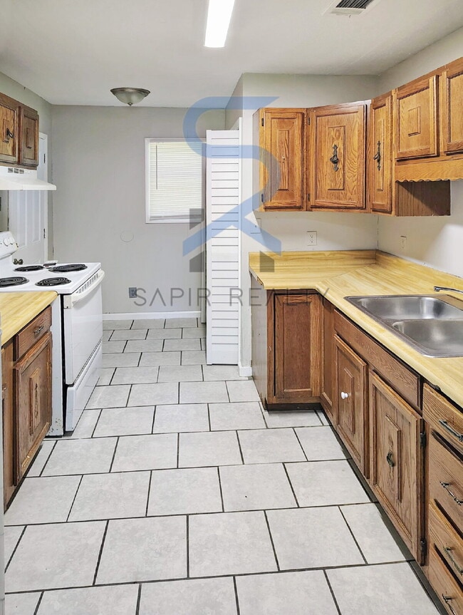Building Photo - 203 Johns Rd