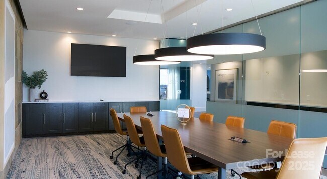 Building Photo - 4300 Sharon Rd