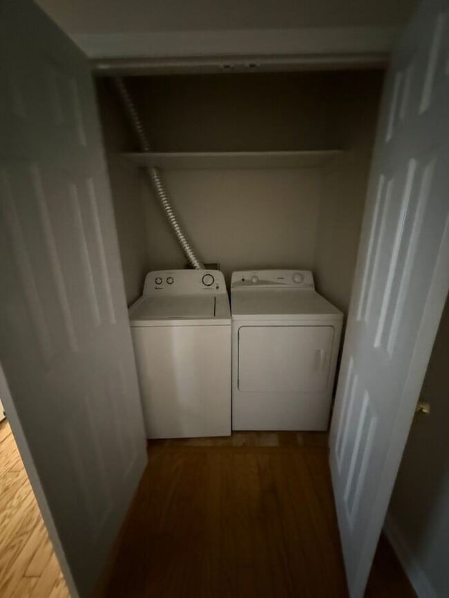 Building Photo - Duke View Apartments