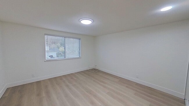 Building Photo - 5913 E Tiber Dr