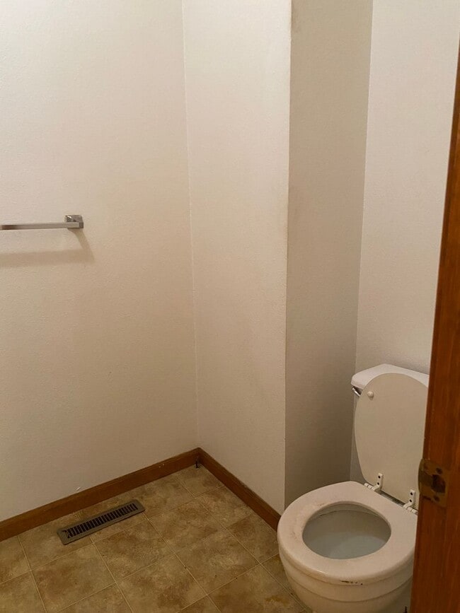 Building Photo - 2 Bedroom | 2 Bathroom | 2 Car Garage, 110...
