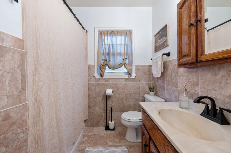 Building Photo - 6335 William St