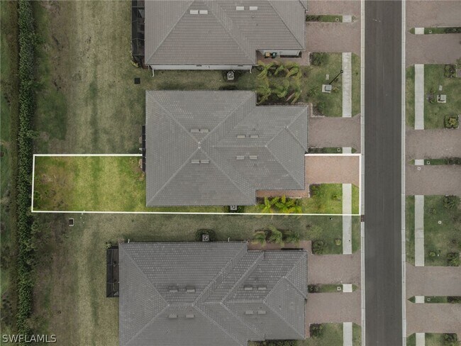 Building Photo - 2224 Dragonfruit Wy