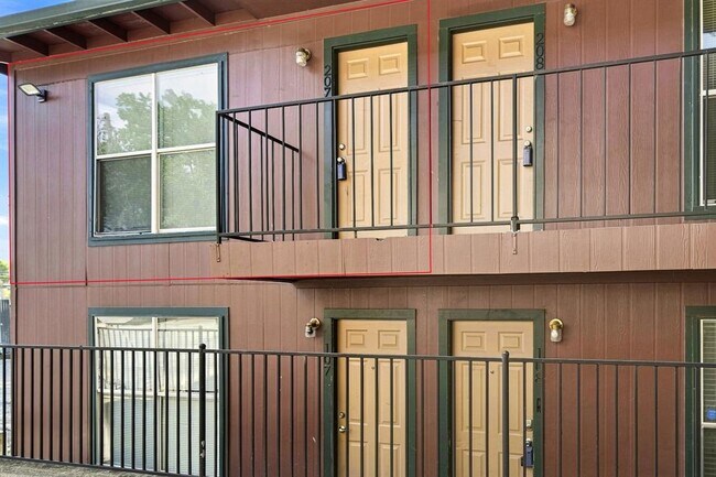 Building Photo - 2319 Greenfield Pkwy