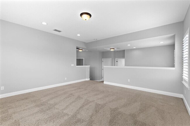 Building Photo - 8631 Laureate Blvd