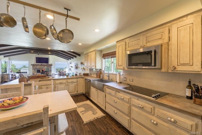 Building Photo - 4713 Bedel St