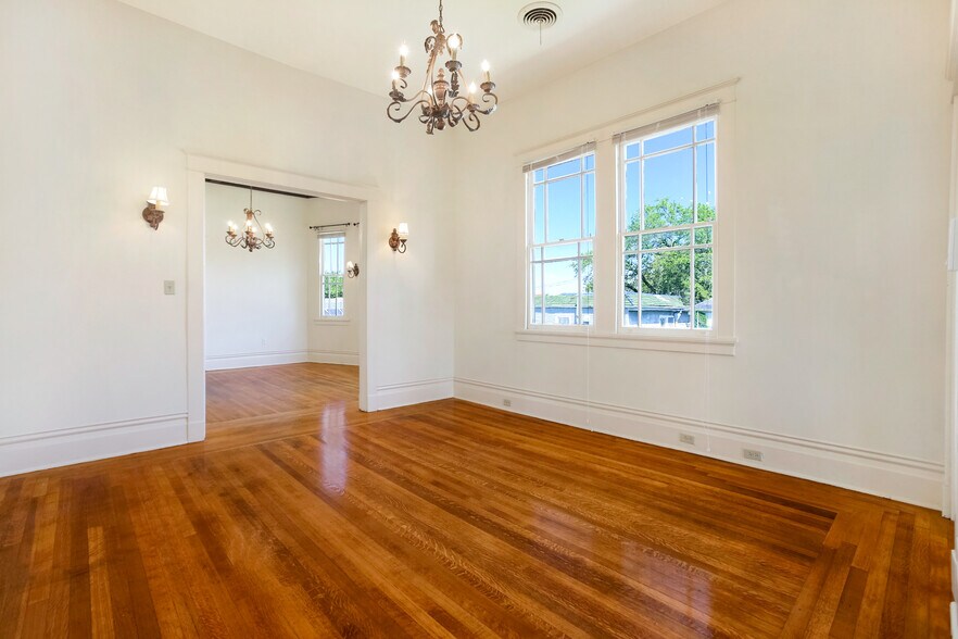 Building Photo - 3618 Napoleon Ave