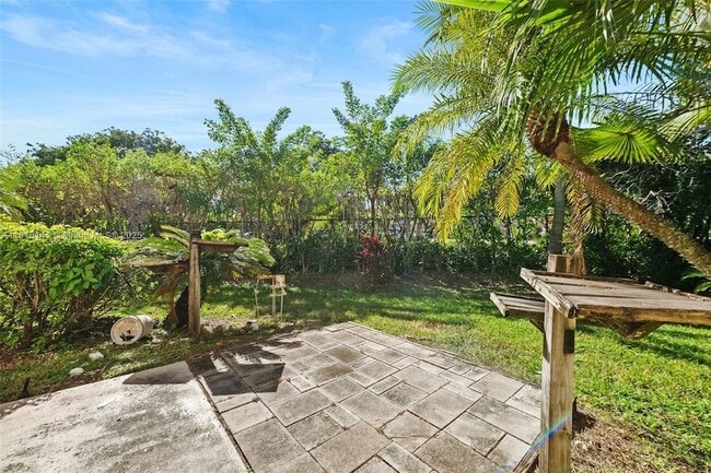 Building Photo - 874 NW 170th Terrace