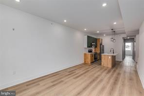 Building Photo - 1222 W Silver St