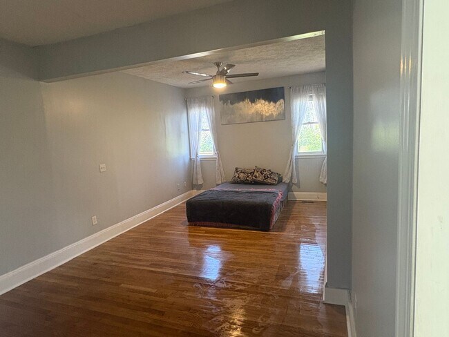 Building Photo - 5BR/2.5 Bath in Prime 12 South | Park-Facing | Two Sunrooms | Walkable Luxury Living