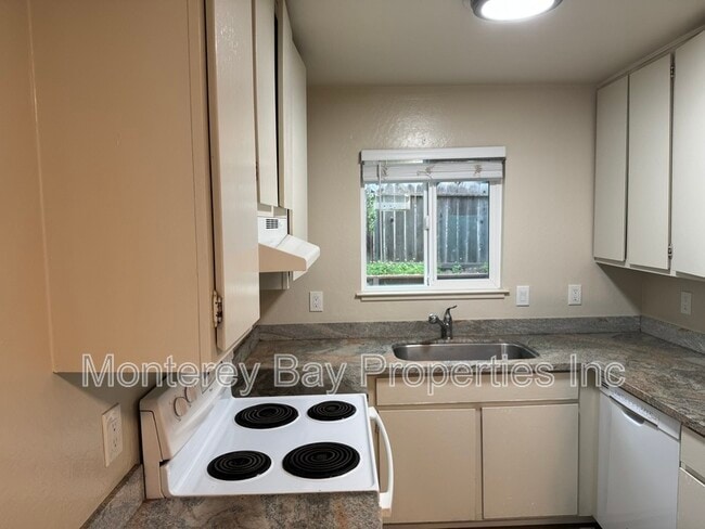 Building Photo - 3401 Mission Dr