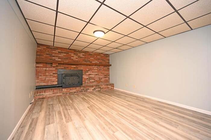 Building Photo - 1209 Oriole Ct