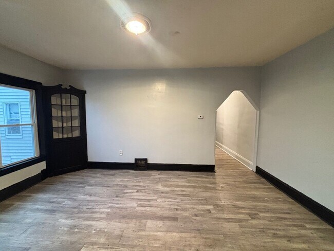 Building Photo - 4008 Ardmore Ave