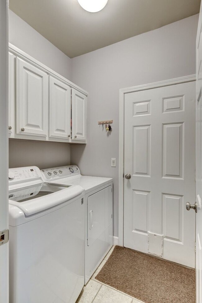 Building Photo - Beautiful home in the Woodlands