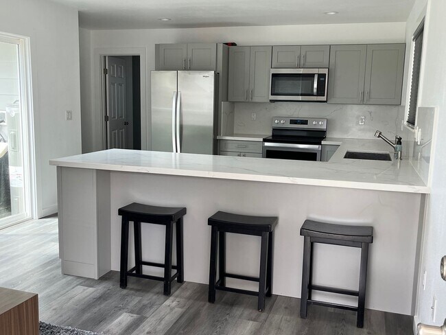 Building Photo - R00241