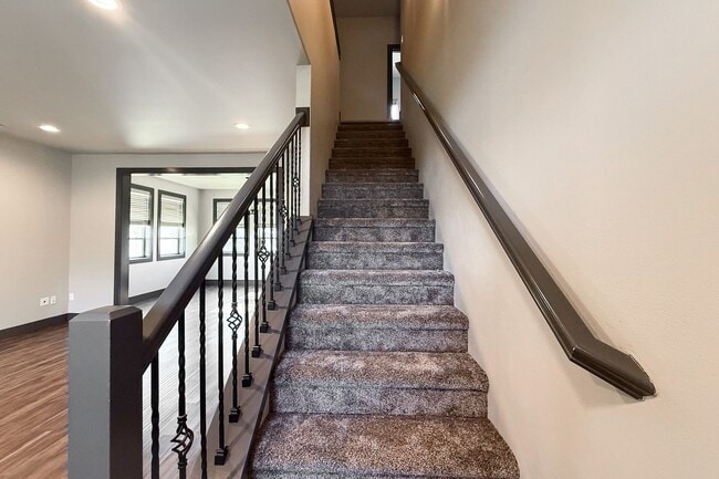 Building Photo - Beautiful 4-Bedroom House with Large Backy...