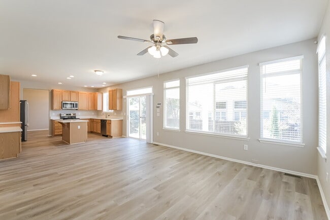 Building Photo - 549 S 17th Ave