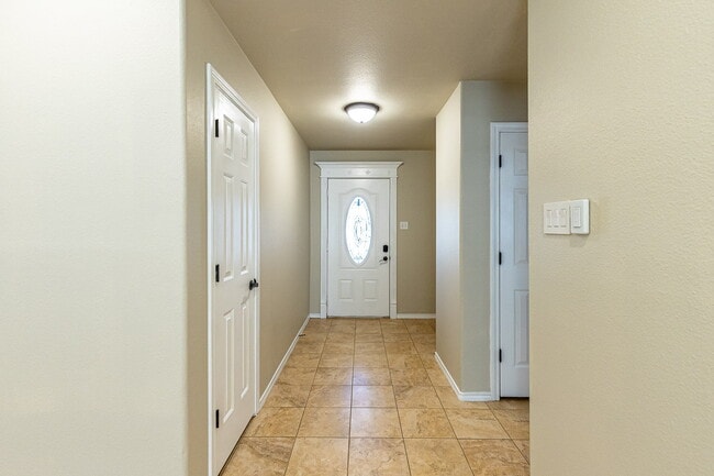 Building Photo - Cute 3 bedroom 2 bath in Frenship School District