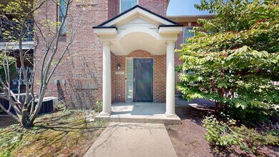 Building Photo - 5615 Hampshire Ln