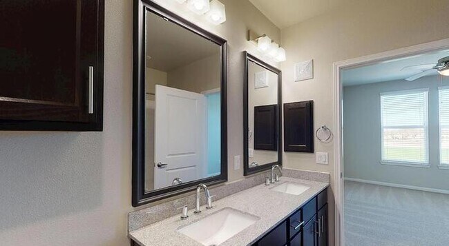 Building Photo - 900 Gordon Heights Ln