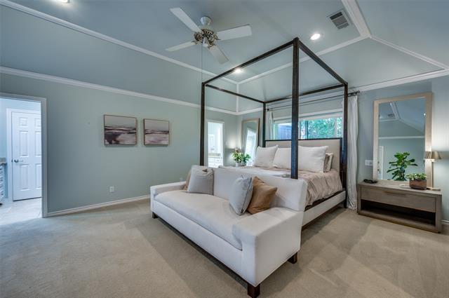 Building Photo - 5605 Lobello Dr