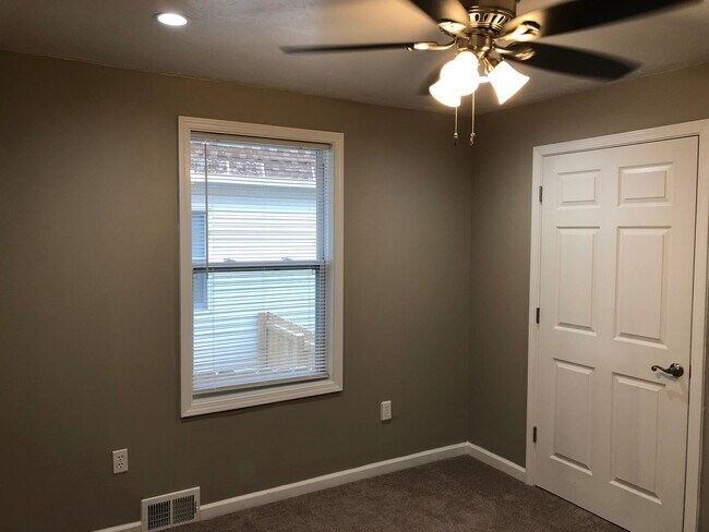 Building Photo - *******2-bed/1-bath COMPLETELY RENOVATED HOME FOR RENT in Bridgeville!*****