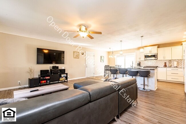 Building Photo - 40 Ln 375 Lake James