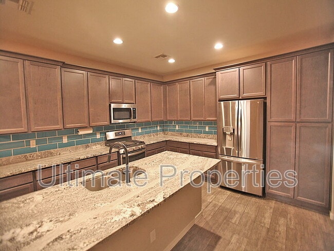 Building Photo - 18752 N 51st Dr