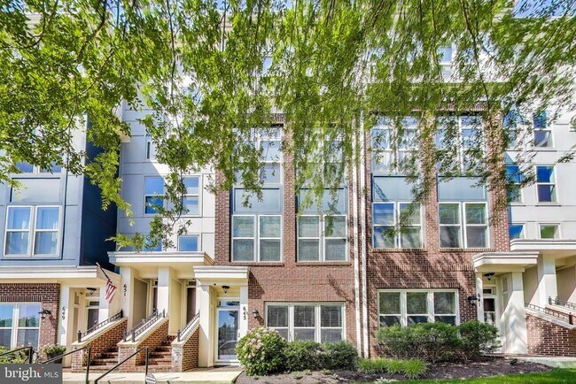 Building Photo - 645 Diamondback Dr