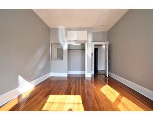 Building Photo - 83 Glenville Ave