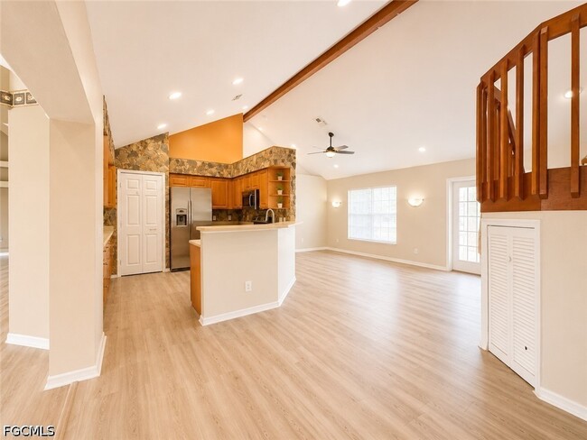 Building Photo - 3737 SW 11th Ct