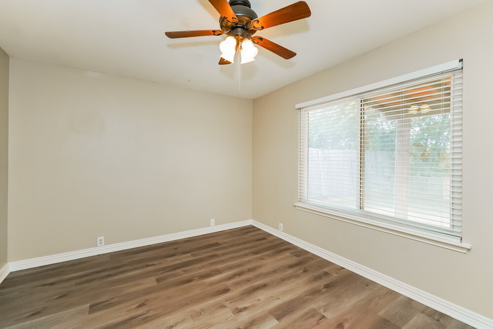 Building Photo - 1001 Springcreek Dr