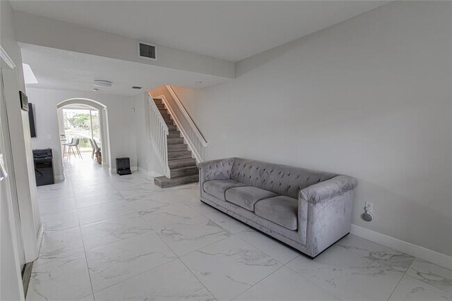 Building Photo - 14387 SW 9th Ct