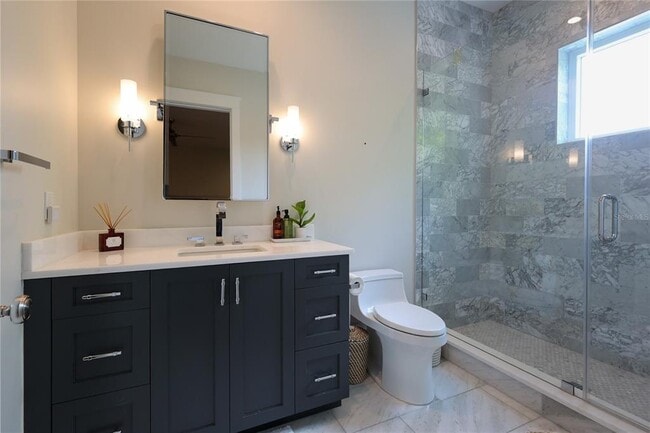 Building Photo - 2402 W Parkland Blvd