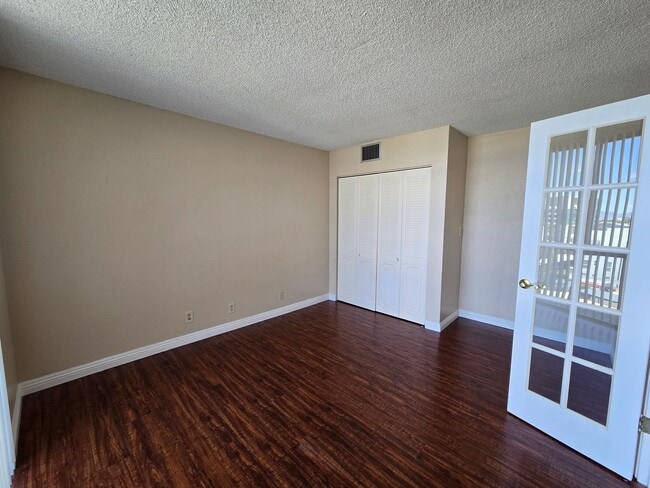 Building Photo - 2 Bedroom Condo at the Wimbledon Tennis Club Community