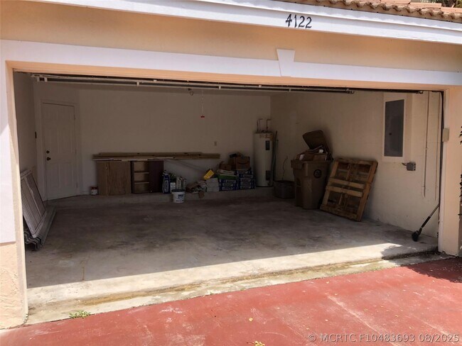 Building Photo - 4122 E Silverado Cir