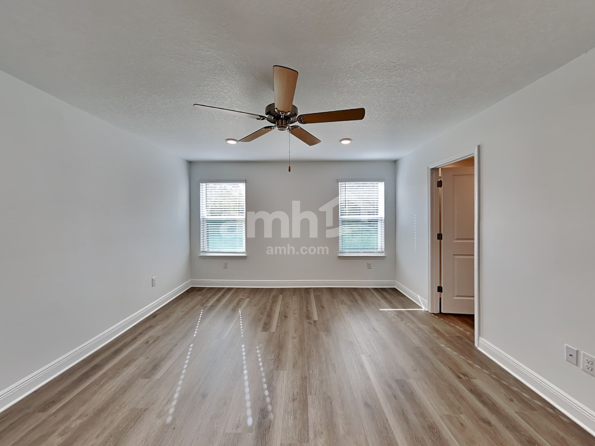 Building Photo - 6436 Atlantic Bch Ave