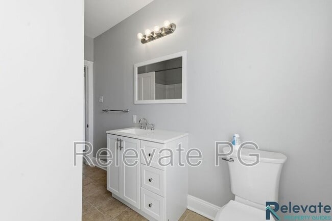 Building Photo - 2820 Q St