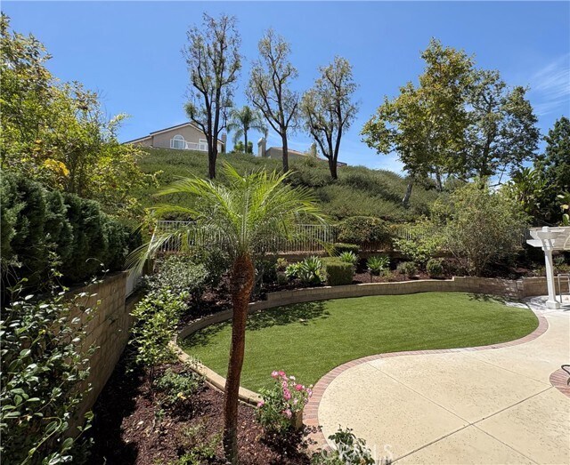 Building Photo - 26601 White Oaks Dr