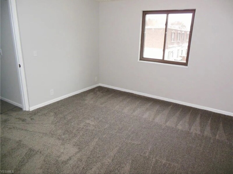 Building Photo - 1651 Mentor Ave