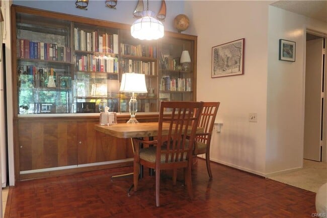 Building Photo - 119 Via Estrada