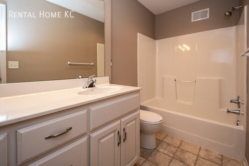 Building Photo - 13134 Nebraska Ct