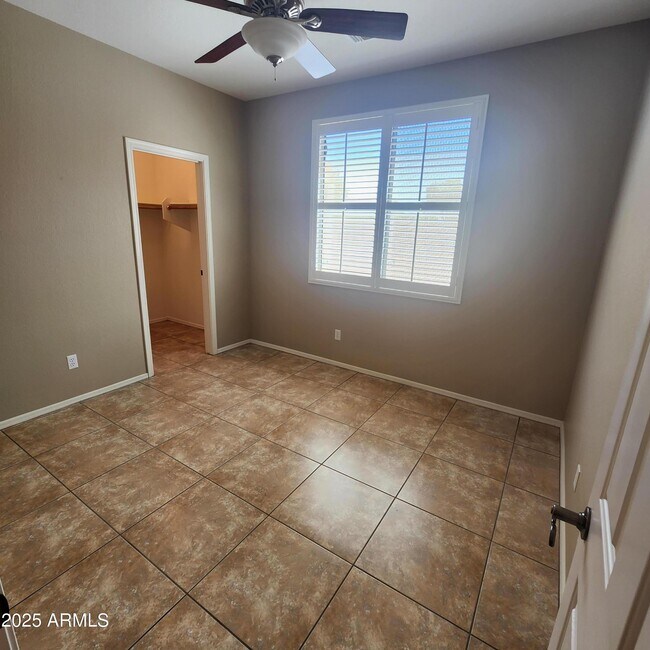 Building Photo - 14318 W Evans Dr