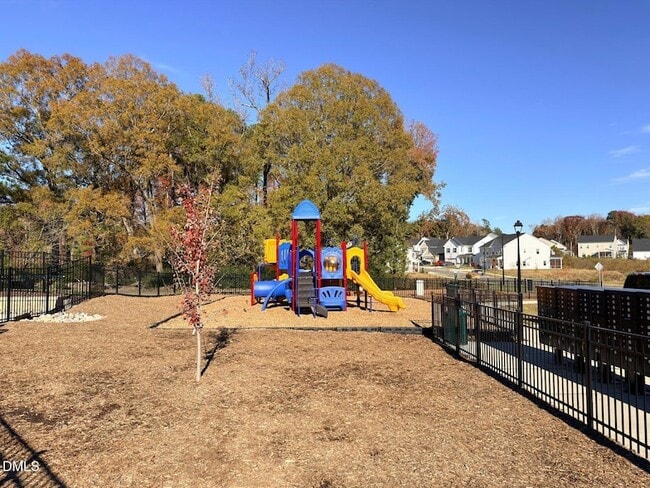 Building Photo - 6005 Grey Colt Wy