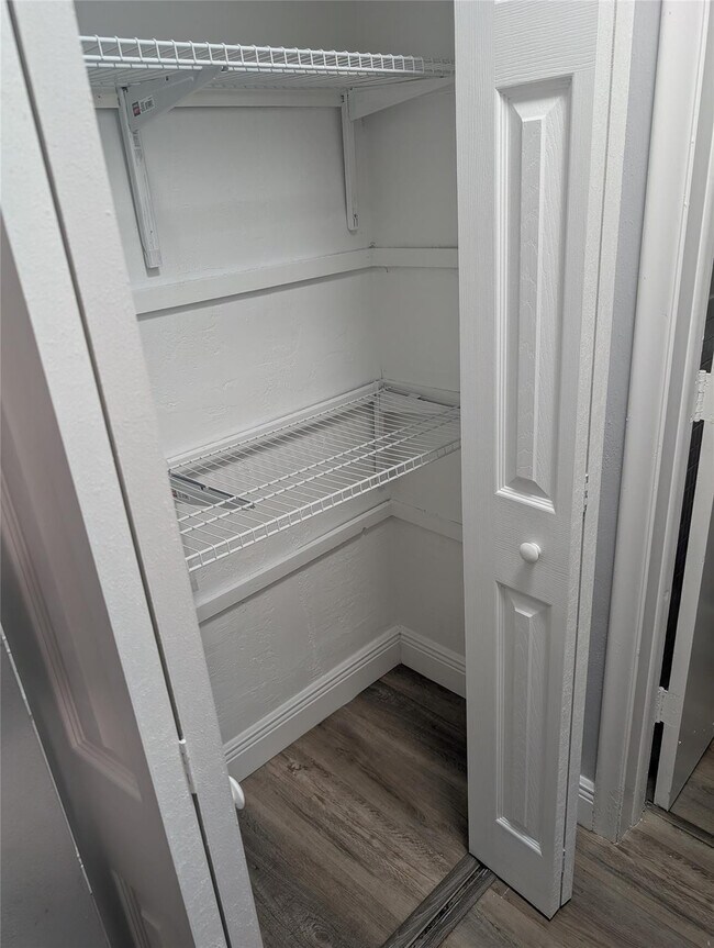 Building Photo - 5820 NW 17th Pl