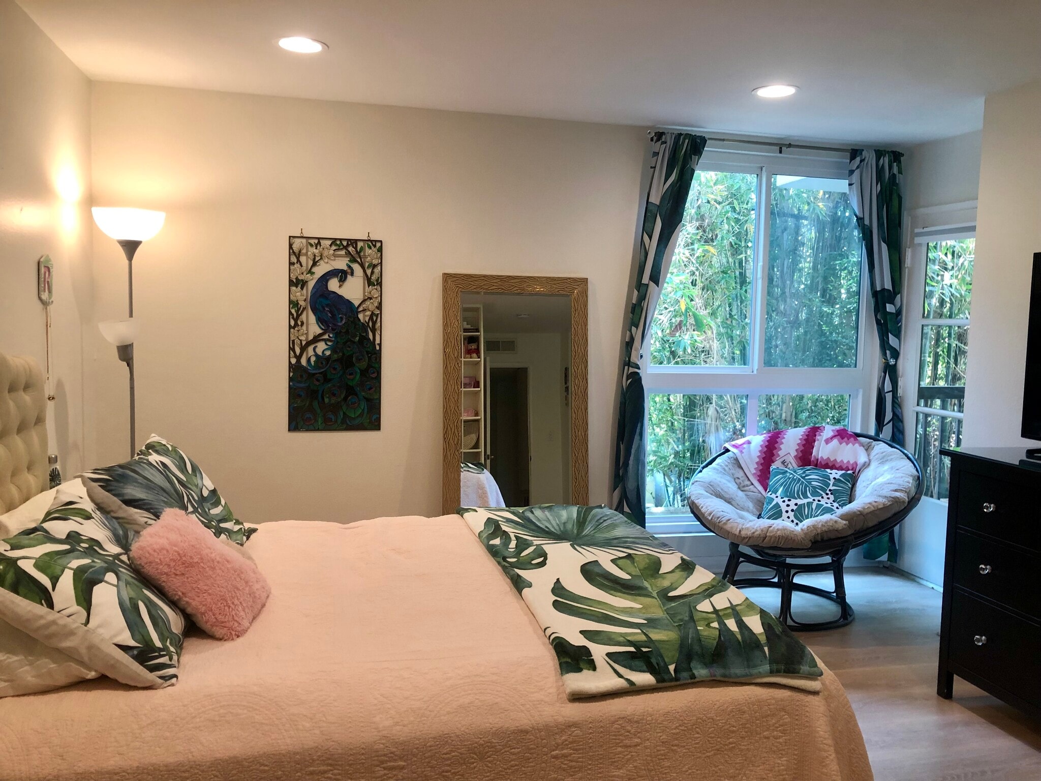 Bedroom - 911 N Kings Rd