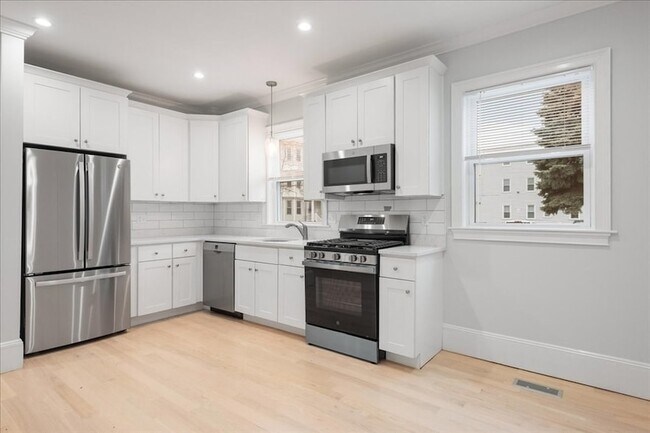 Building Photo - 16 Maryland St