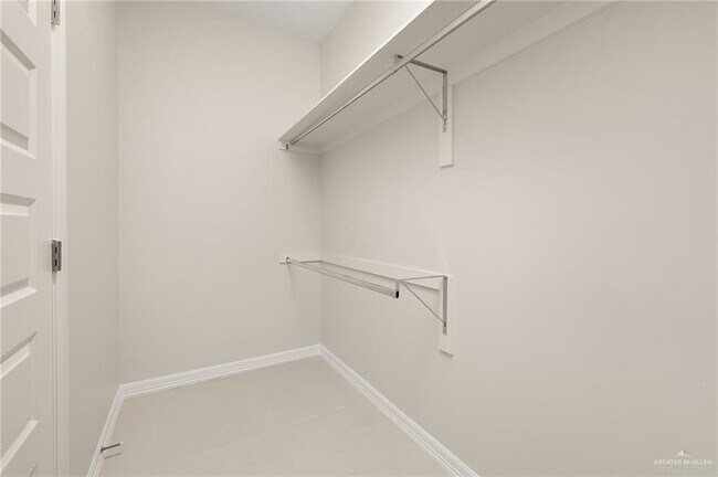 Building Photo - 21 Hilltop Ave