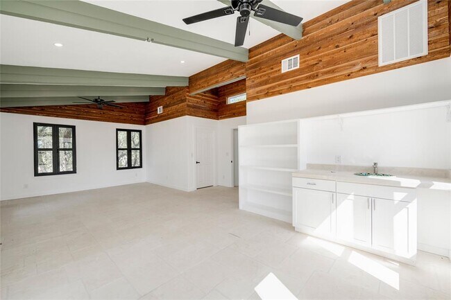 Building Photo - 1217 Lost Oak Trail